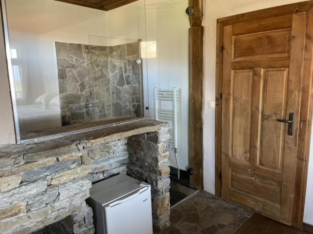 Leshten Guest Homes Bagian luar foto