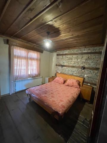Leshten Guest Homes Bagian luar foto